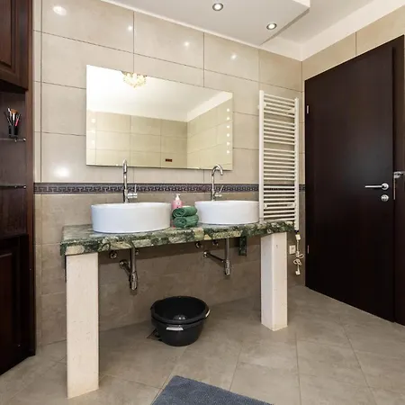 2 Bedroom Awesome In Podstrana