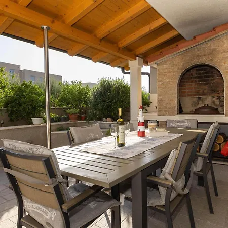 Apartment 2 Bedroom Awesome In