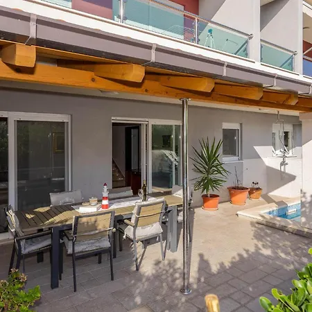 2 Bedroom Awesome In